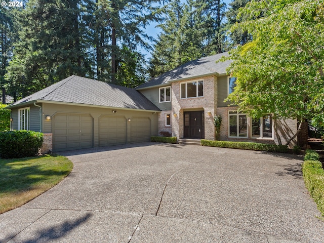 view of front facade with a garage