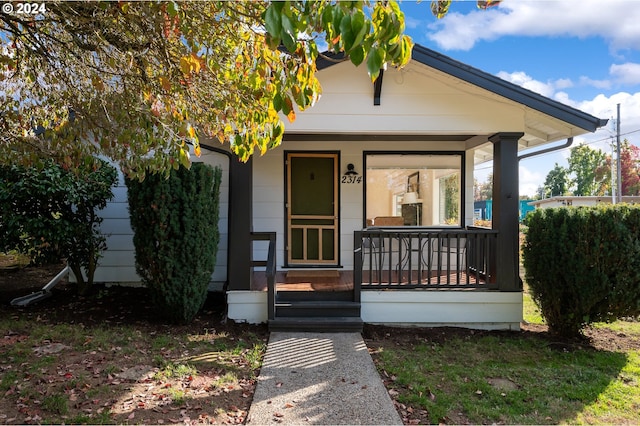 view of front of house featuring covered porch