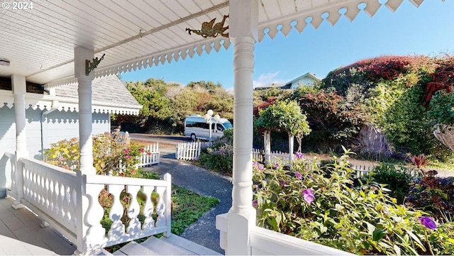 1545 Beach Ave, Brookings, OR 97415 - view of yard