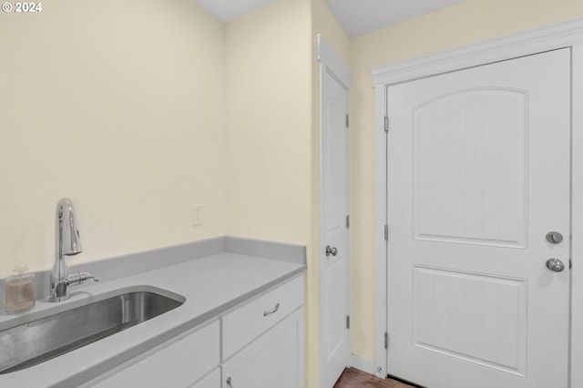 laundry room featuring sink