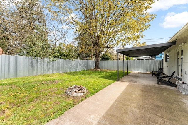 view of yard featuring a patio