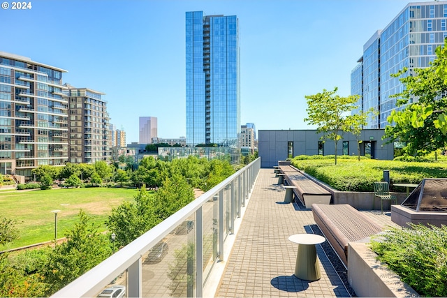 1150 NW Quimby St Unit 208, Portland, OR 97209 - view of home's community featuring a view of city