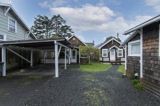 view of yard featuring a carport