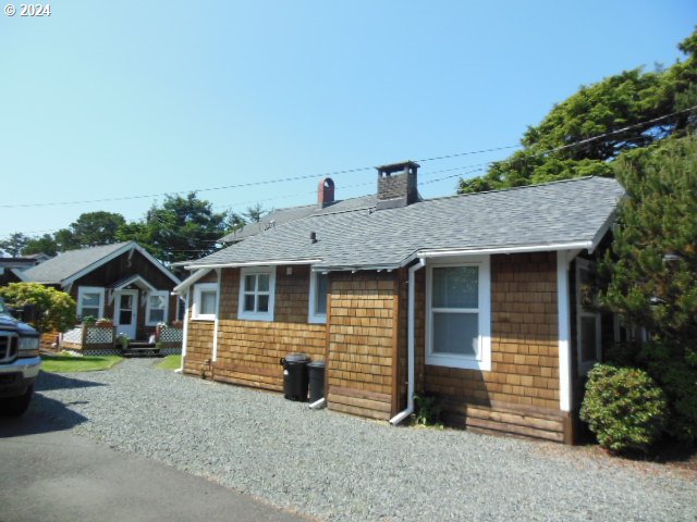 view of front facade