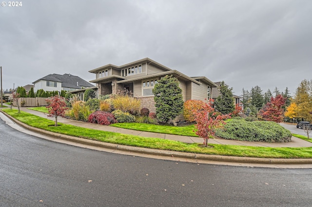 view of front facade with a front lawn