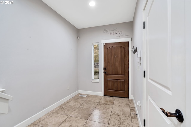 2067 NE 49th Way, Hillsboro, OR 97124 - foyer featuring baseboards