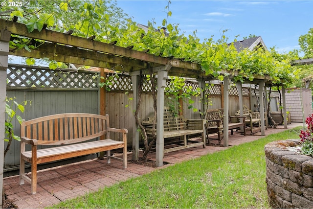 1524 NE 48th Ave, Portland, OR 97213 - fenced backyard featuring a pergola and a patio area