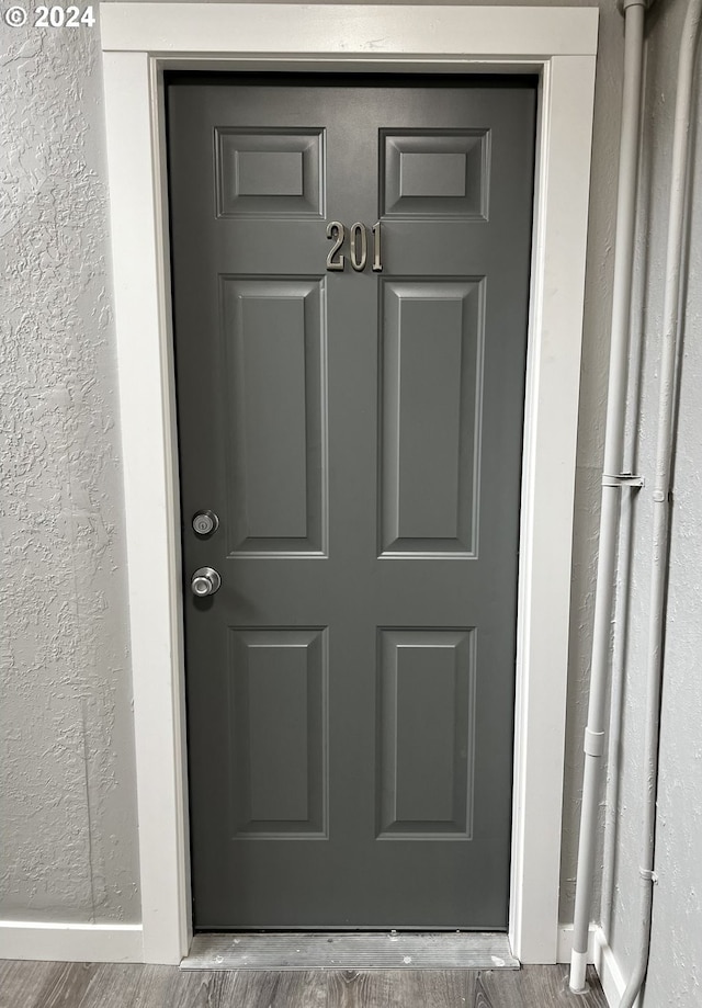 401 NW Bailey Ave, Pendleton, OR 97801 - view of exterior entry featuring stucco siding