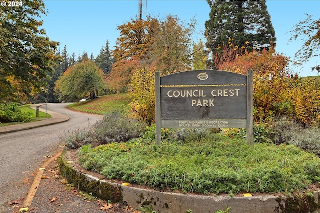 view of community / neighborhood sign