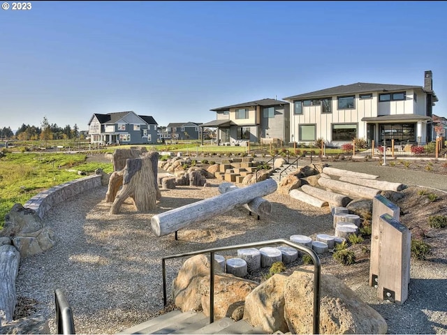 view of property's community featuring a residential view