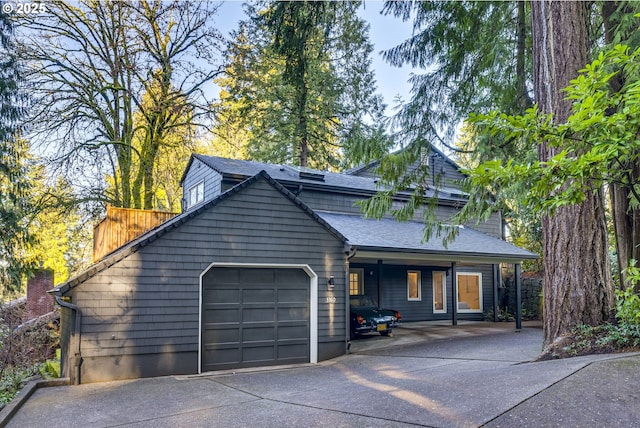 view of front facade with a garage