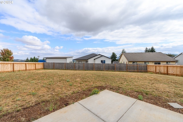 view of yard featuring a patio