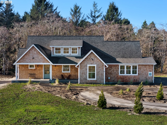 view of front of house with a front yard