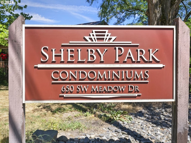 view of community / neighborhood sign