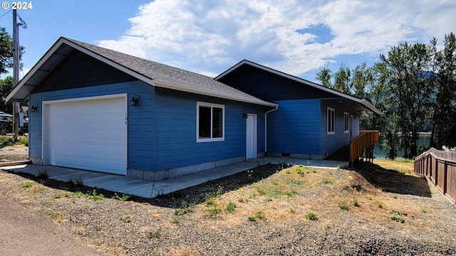 view of front of house featuring a garage