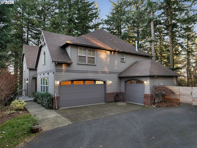 view of front property featuring a garage