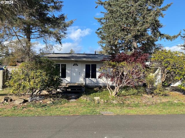 view of front of property