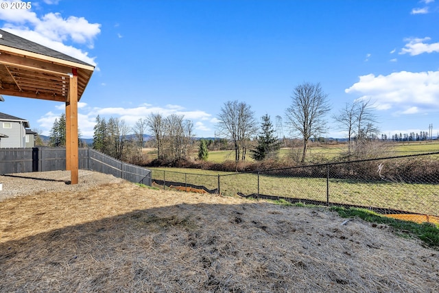 view of yard featuring a rural view