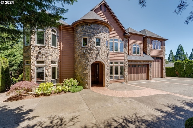 view of front facade with a garage