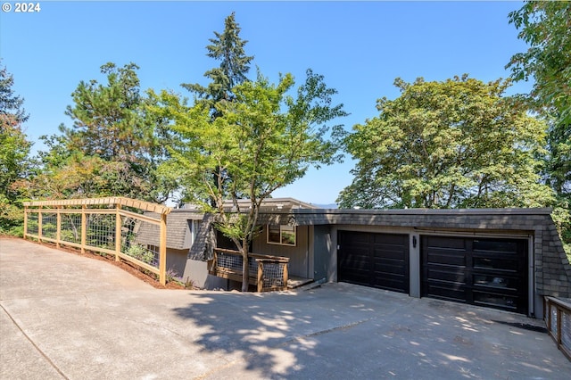 view of front facade with a garage