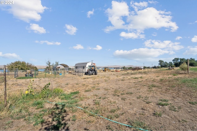 view of yard featuring a rural view