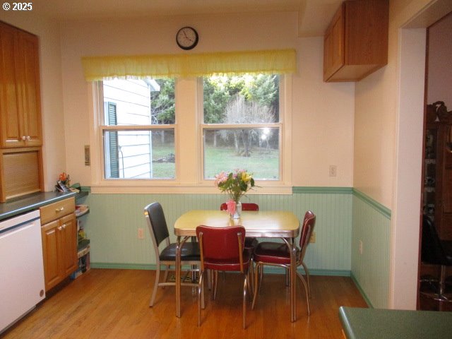 dining area featuring light hardwood / wood-style flooring