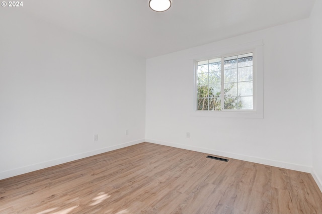 empty room featuring light hardwood / wood-style flooring