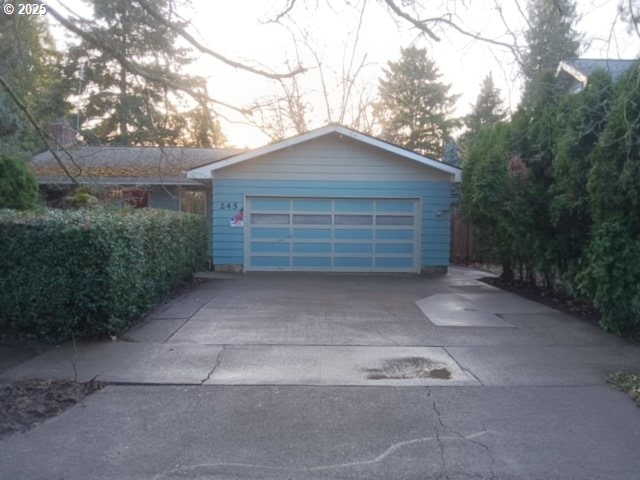 view of detached garage