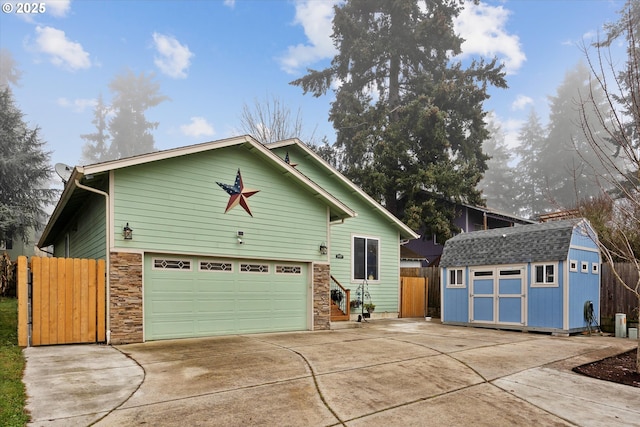 view of front property featuring a garage