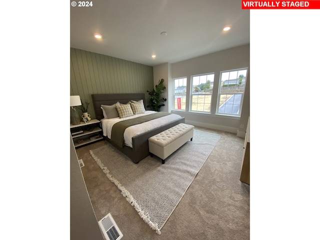 bedroom with carpet flooring