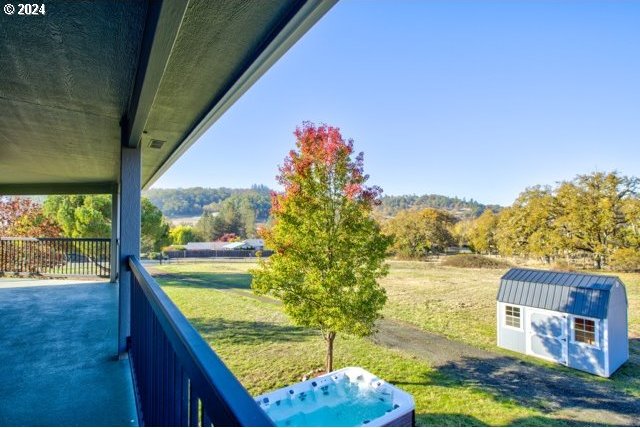 1381 Echo Dr, Roseburg, OR 97470 - view of grassy yard