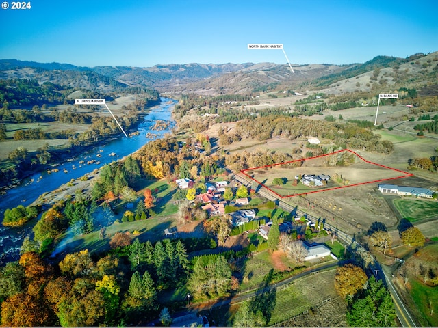 1381 Echo Dr, Roseburg, OR 97470 - aerial view of property's location featuring property parcel outlined and a water and mountain view