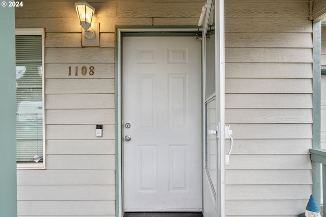 view of property entrance