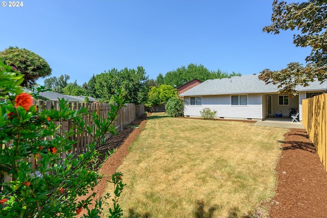 view of yard with a patio