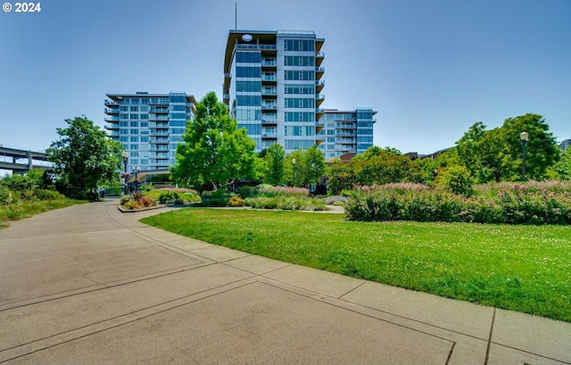 1930 S River Dr Unit W107, Portland, OR 97201 - view of community featuring a yard