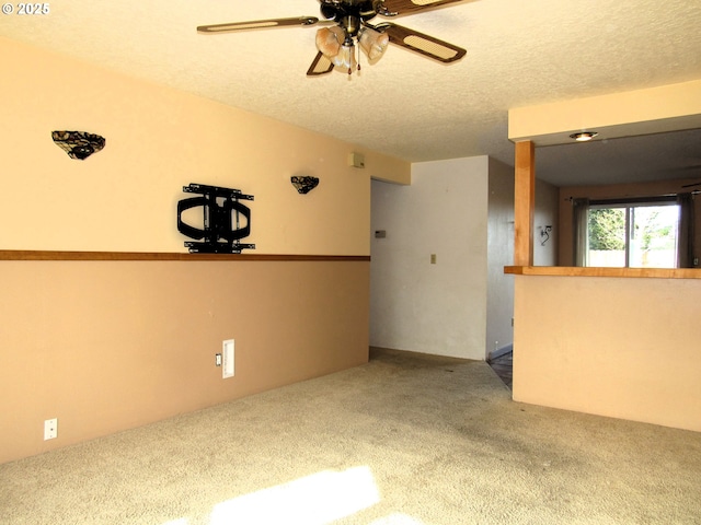 garage featuring ceiling fan