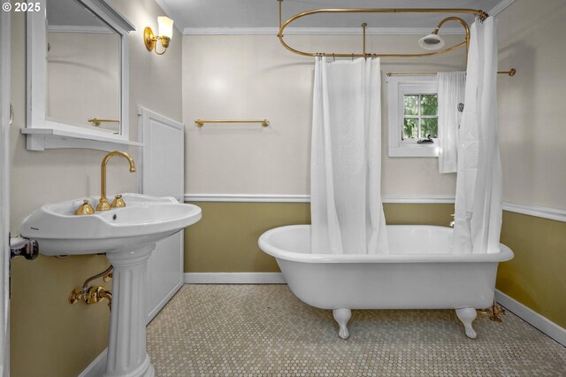 washroom with heating unit, laundry area, independent washer and dryer, and electric water heater