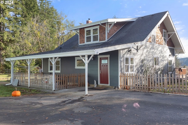 view of front of property with covered porch