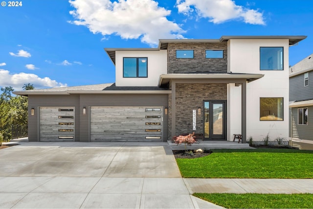 view of front facade featuring a front yard