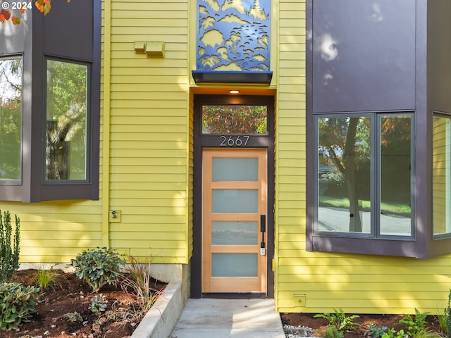 view of property entrance