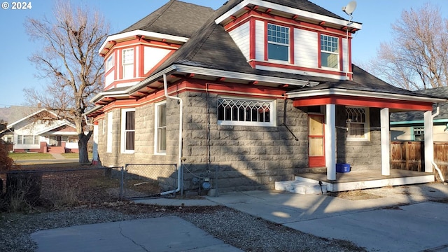 view of front of property with covered porch