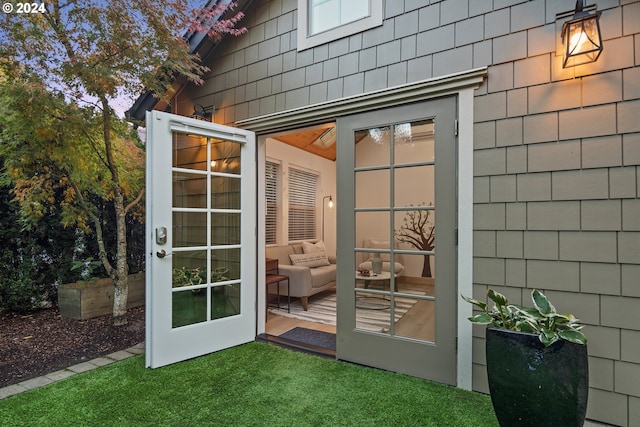 exterior space with a yard