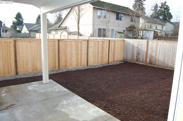 view of yard featuring a patio area