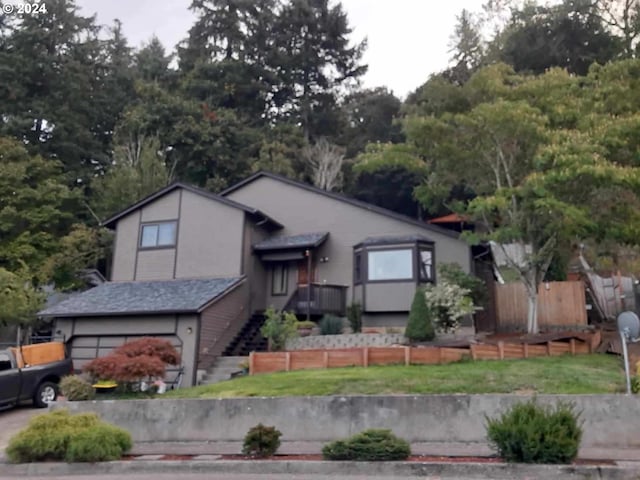 view of front of house with a front yard