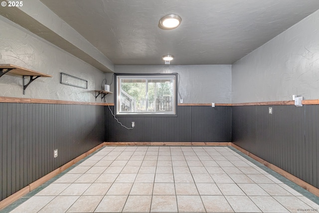 1504 SW 24th St, Troutdale, OR 97060 - unfurnished room featuring wainscoting
