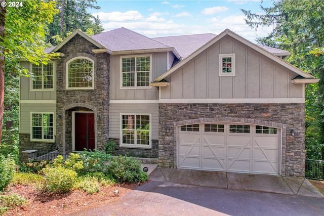 view of front facade featuring a garage