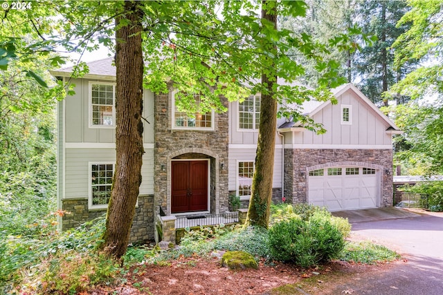 view of front facade with a garage