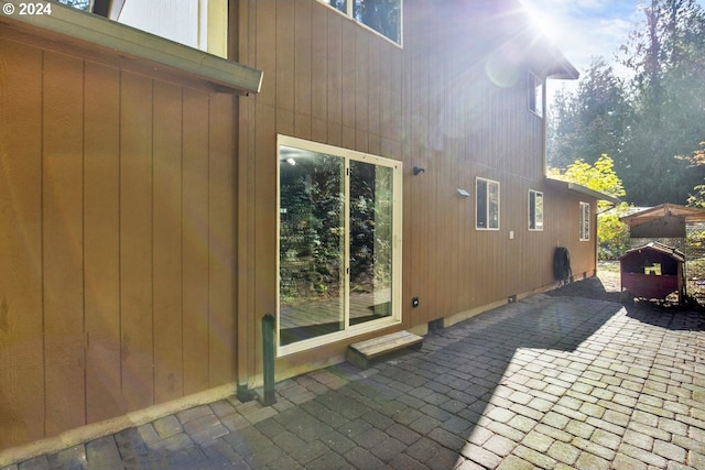 19500 S Rockie Dr, Mulino, OR 97042 - view of side of home featuring a patio