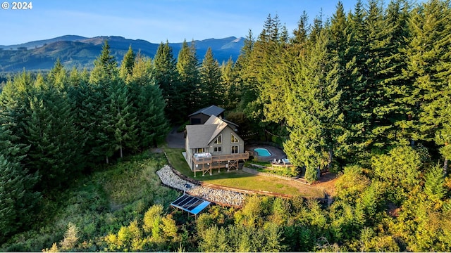 bird's eye view with a mountain view