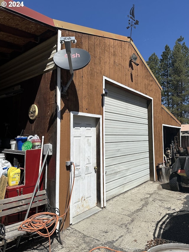 136350 Main St, Crescent, OR 97733 - view of garage
